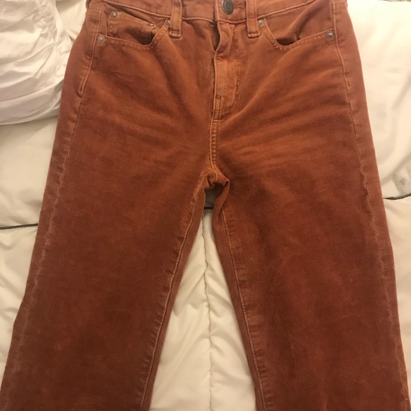 American Eagle High-Rise Crop Flare Jeans - Picture 2 of 4